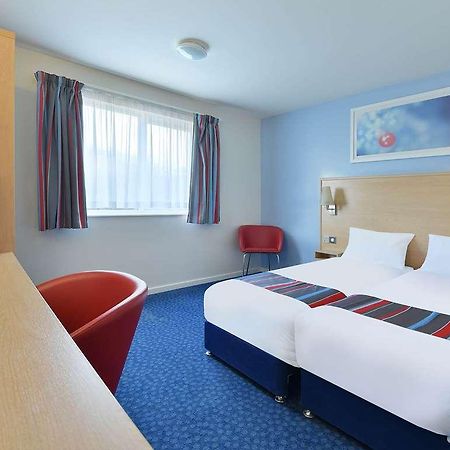 Travelodge Базилдън Стая снимка