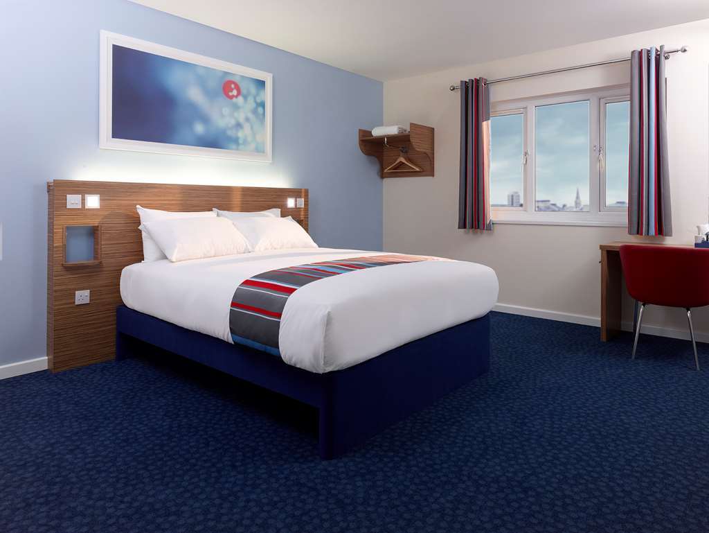Travelodge Базилдън Стая снимка